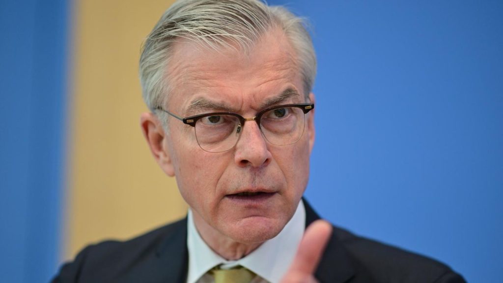 Bald 50 Prozent: Wirtschaftsweiser warnt vor drastischem Anstieg der Sozialabgaben