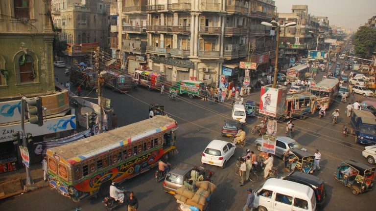 Pakistan: Mann findet vermissten dreijährigen Neffen als Bettler wieder