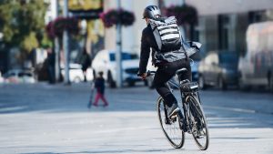 Wasserdicht: Rock'n'Roll in Job und Freizeit: Rolltop-Rucksäcke für jede Lebenslage