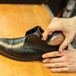 Tragekomfort: Schuhe weiten: Tipps und Methoden für den perfekten Sitz