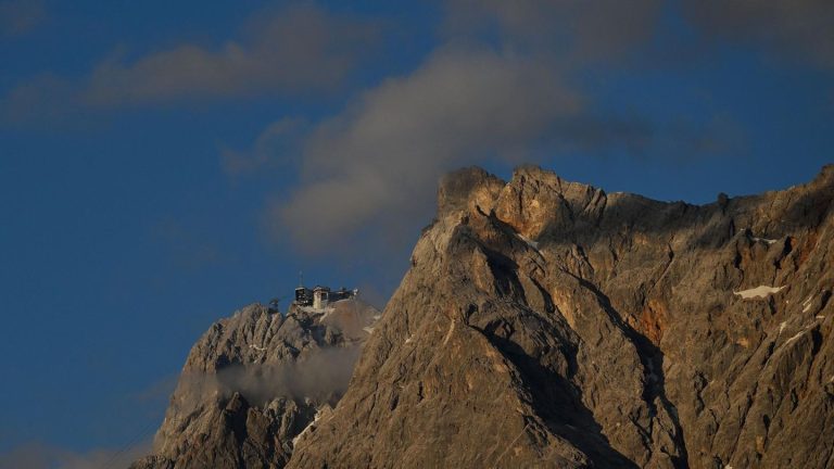 Bayern: Vermisste Frau nach halbem Jahr tot an der Zugspitze gefunden