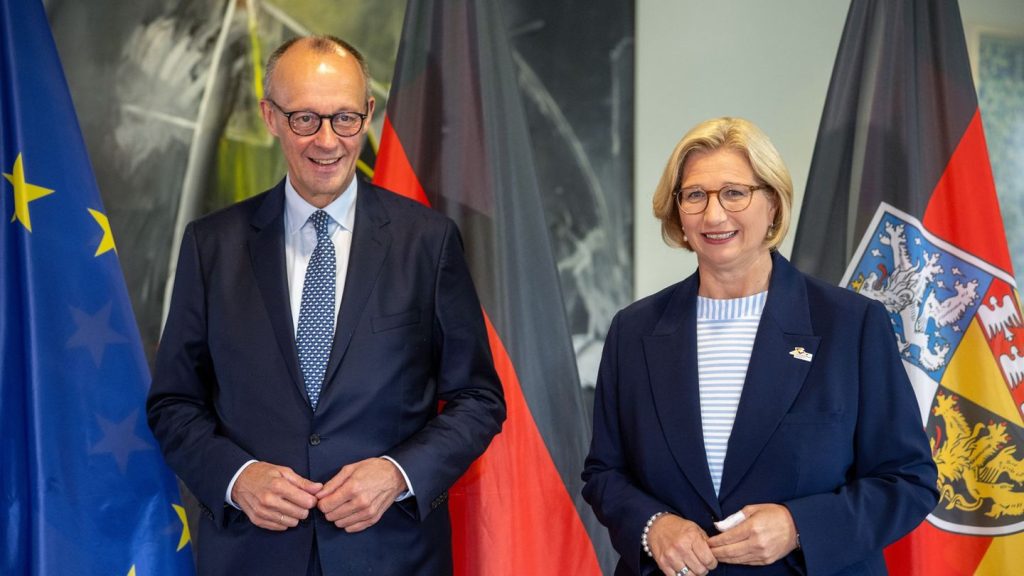 Stahlindustrie: Merz: "Tun alles, um Stahlindustrie zu erhalten"