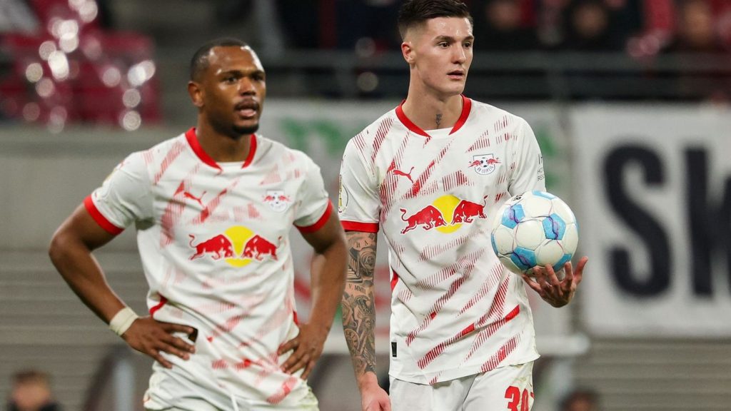 Fußball-Bundesliga: 1:2 gegen Bergamo: RB Leipzig verliert ohne Sesko und Simons