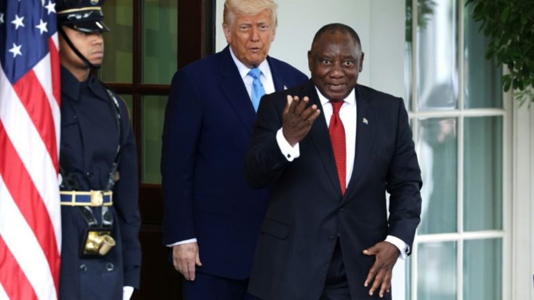 Südafrikas Präsident Ramaphosa kritisiert US-Zölle als "sehr strafend"