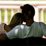 Offene Beziehungen: Umfrage: Monogamie ist für viele das Liebesmodell der Wahl