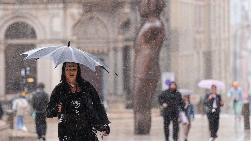 Wetter: Sturm Floris macht Schotten und Iren das Leben schwer