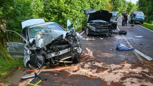 Verkehr: Frontal-Unfall: Vier Verletzte in Klinik geflogen