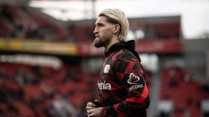 Testspiel: Dank früher Tore: Leverkusen besiegt Pisa - Ehrung für Wirtz