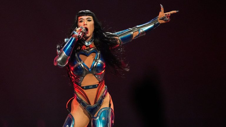 Leute: Katy Perry kümmert sich um zusammengebrochenen Fan