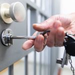 Strafvollzug: Ermittlungen gegen zwei JVA-Bedienstete