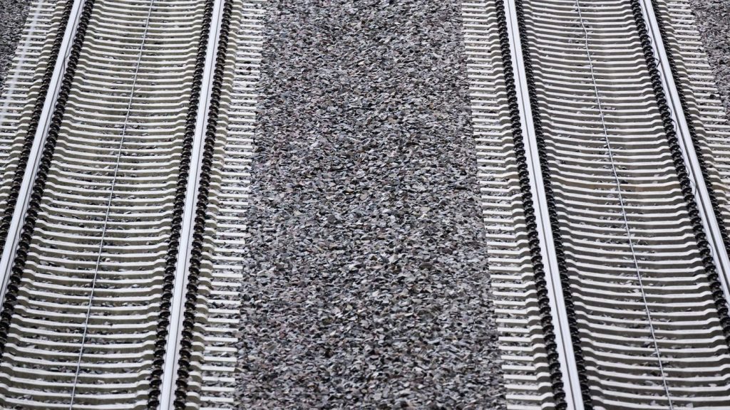 Verkehrspolitik: Bundesregierung dämpft Anstieg von "Schienenmaut"