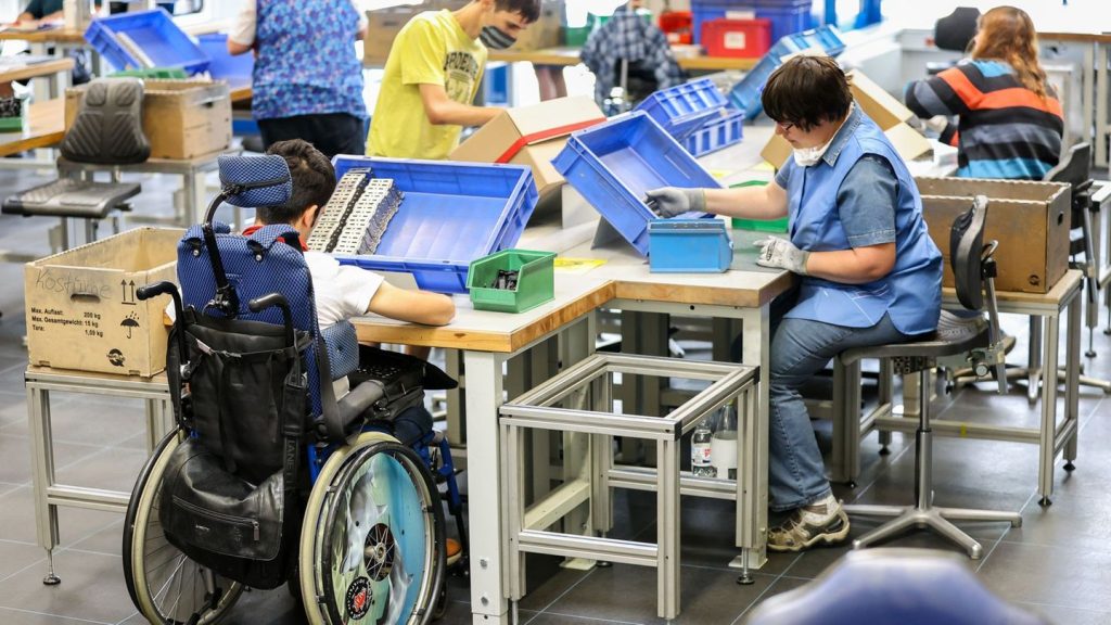 Inklusion auf dem Arbeitsmarkt: Kammer: Firmen stellen zu wenig Menschen mit Behinderung ein