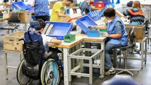 Inklusion auf dem Arbeitsmarkt: Kammer: Firmen stellen zu wenig Menschen mit Behinderung ein