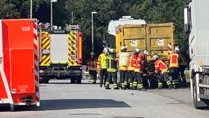 Straßenverkehr: Zwei Fahrer sterben bei schwerem Lastwagen-Unfall in Kiel