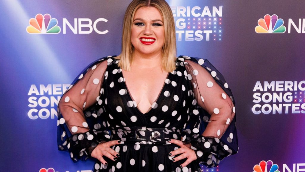 Leute: Ex-Mann gestorben - Kelly Clarkson verschiebt Konzerte