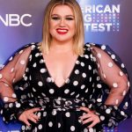 Leute: Ex-Mann gestorben - Kelly Clarkson verschiebt Konzerte