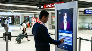 Künstliche Intelligenz: Bahn experimentiert mit KI-Ticketberatung am BER