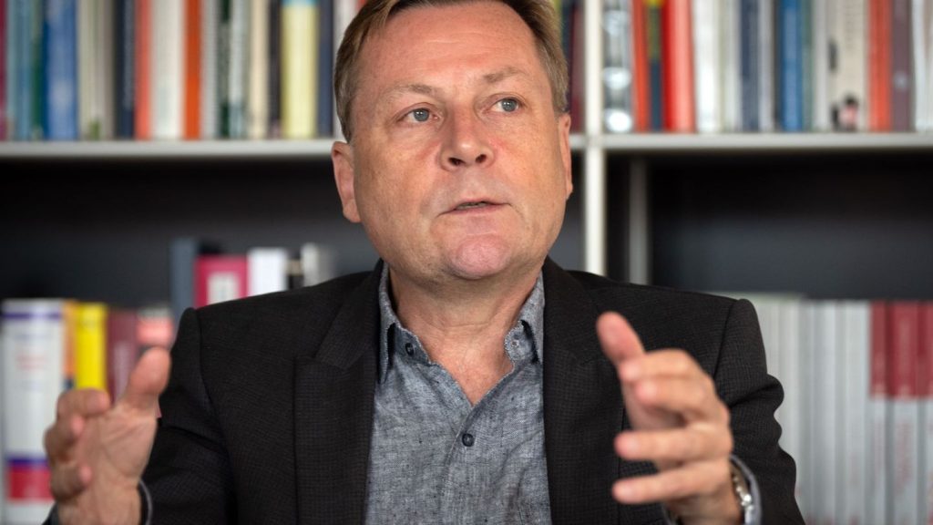 Verfassungsrichterwahl: Universitäts-Präsident bedauert Rückzug von SPD-Kandidatin