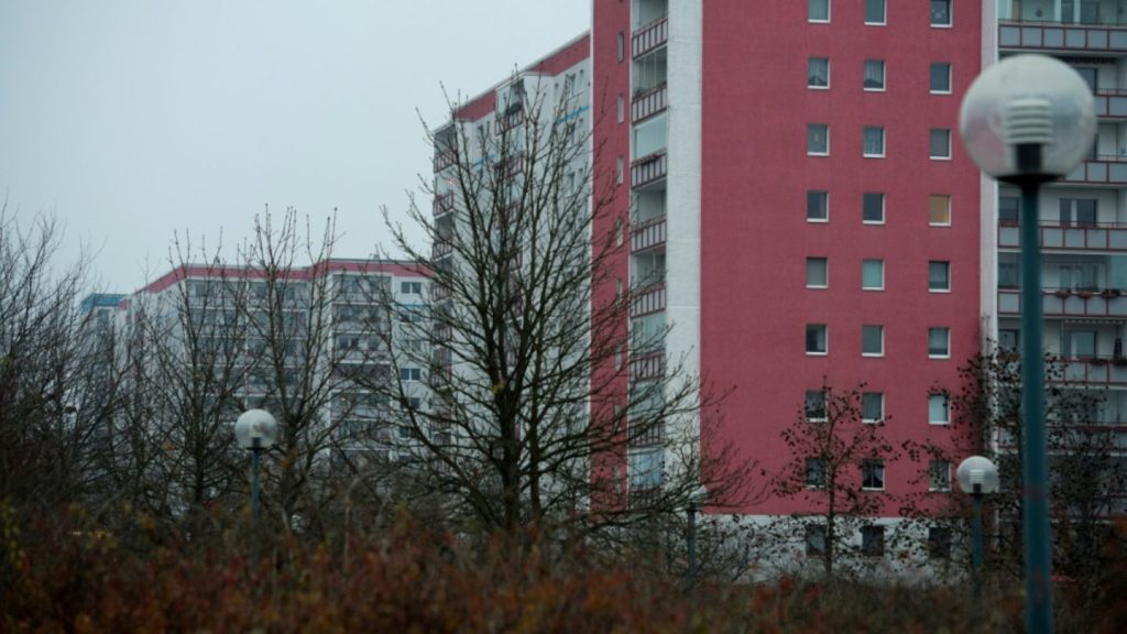 Ex-Partnerin mit 85 Messerstichen in Fahrstuhl ermordet: Lebenslange Haft in Berlin