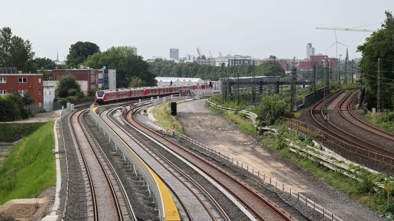 Großprojekt: Neuer Bahnhof Altona bis 2027 - Bahn hält an Termin fest