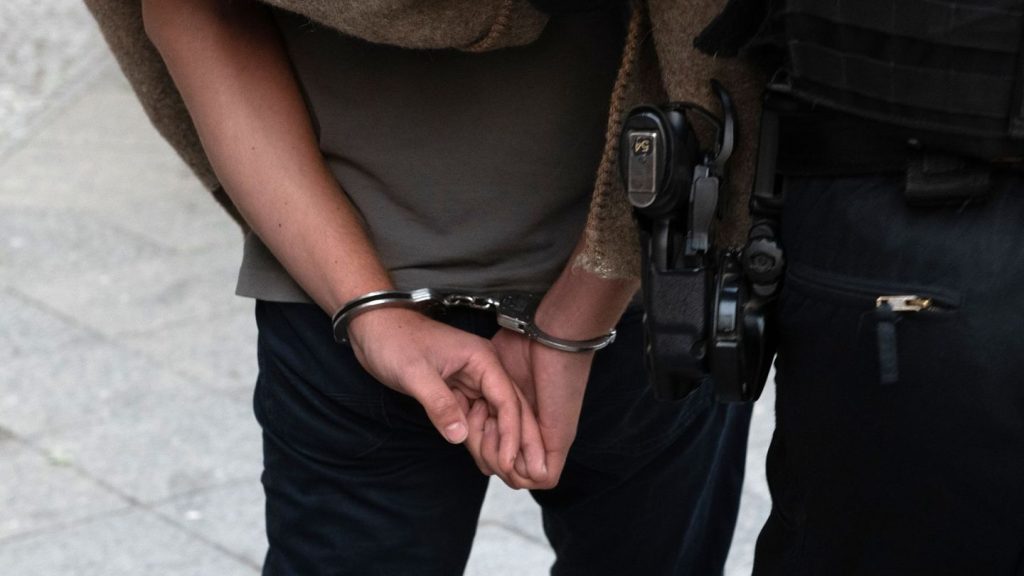 Kreis Unna: Mann verblutet - Lebensgefährtin soll ihn erstochen haben