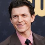Leute: Holland wieder im "Spider-Man"-Anzug: "Fühlt sich anders an"