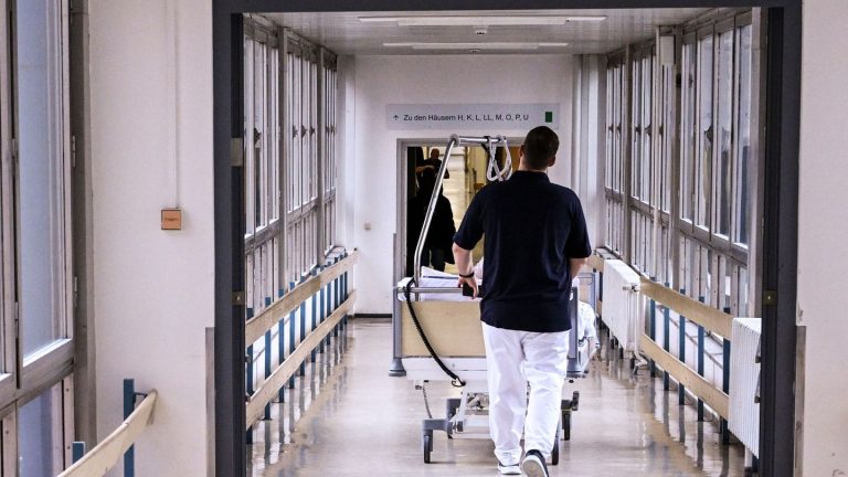 Statistisches Bundesamt: Deutlich mehr junge Frauen wegen Essstörung im Krankenhaus