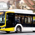 Verkehr: Jugend fordert günstigeres Ticket - Kritik an Regierung