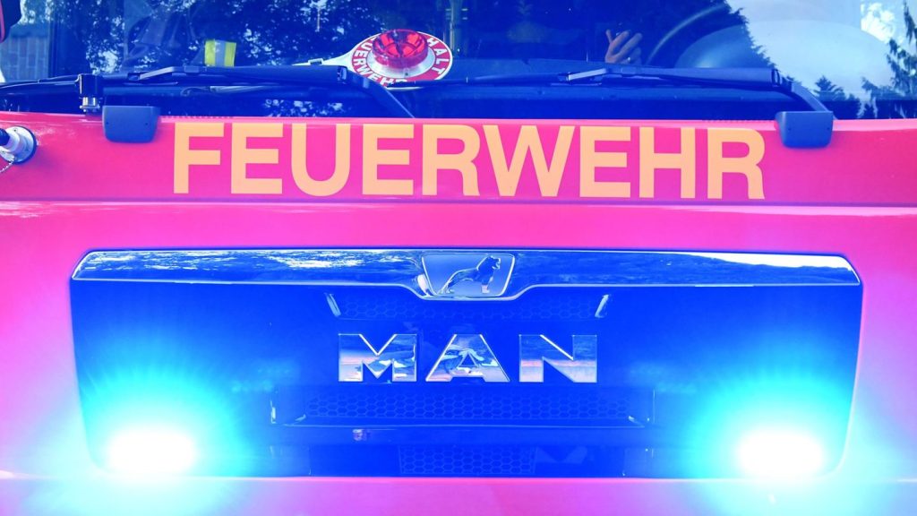 Keine Verletzten: Brand im Stadthafen Essen - Nachlöscharbeiten laufen