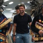 Thomas Müller in Vancouver angekommen: Emotionaler Fan-Empfang