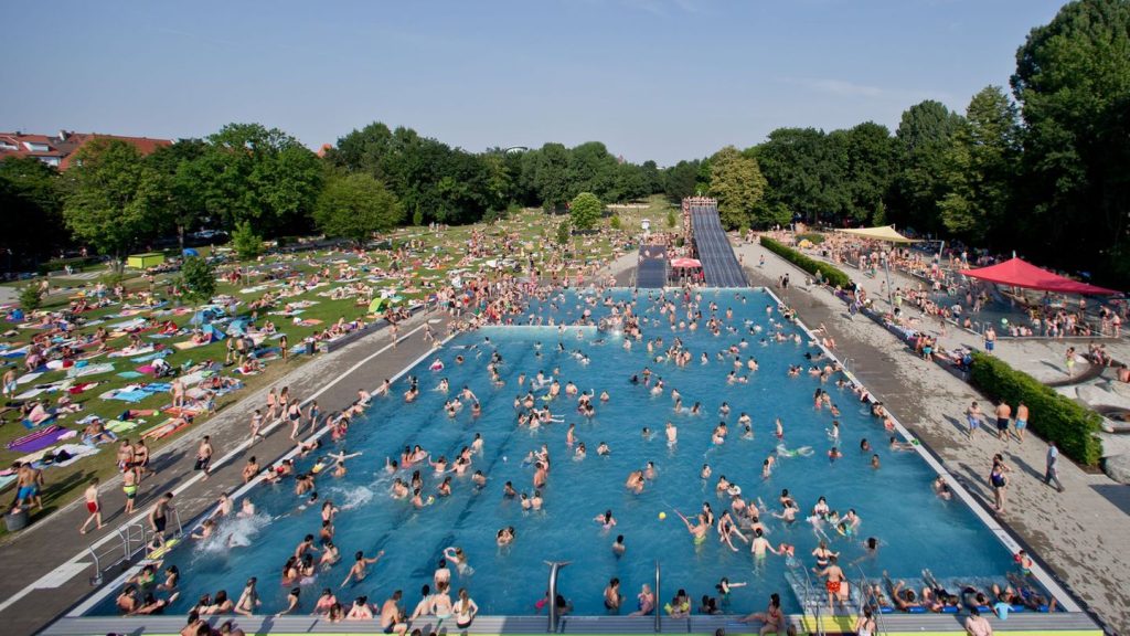 Hitzewelle: Auszeit im Schwimmbad ist teurer geworden