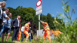 Verkehr: Neue Verbote auf A8: Polizei setzt auf Einsicht der Fahrer