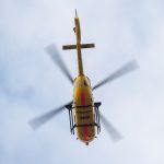 Hubschrauber im Einsatz: Unfall zwischen Auto und Motorrad – zwei Menschen verletzt