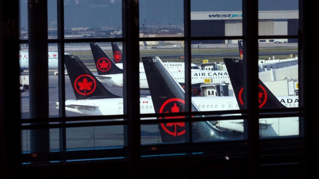Air Canada streicht wegen Flugbegleiter-Streiks hunderte Flüge