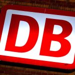 Bahn: Seil am Strommast kaputt: ICE bleibt in Köln liegen