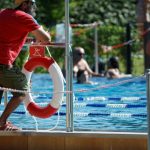 Massenschlägerei mit fünf Verletzen in Freibad in Berlin-Neukölln
