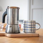 Morgenritual: Kaffeetrinker nach der ersten Tasse morgens besser gelaunt