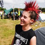 Punks demonstrieren auf Sylt: Stinkefinger-Zwischenfall zum Abschluss von Punk-Protestcamp