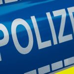 Auch Polizisten attackiert: Mann geht auf Ehefrau los und verletzt sie