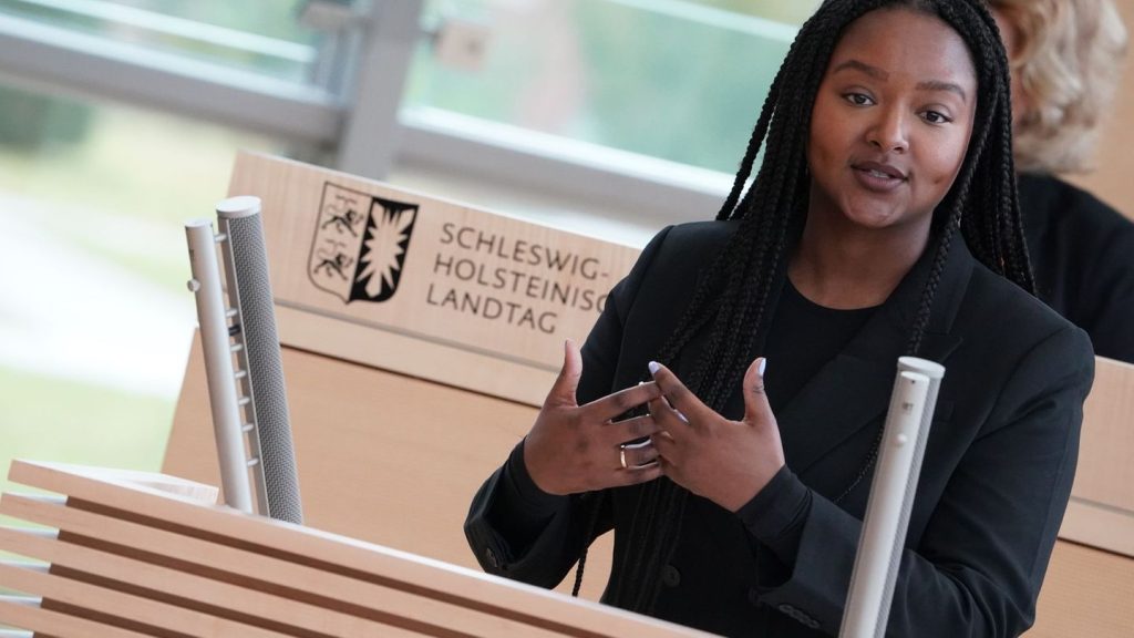 Landesregierung: Sozialministerin Touré nimmt Arbeit wieder auf