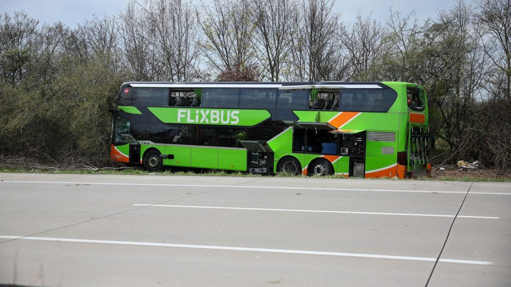 Flixbus-Unfall: Flixbus-Unfall auf der A9 - Anklage gegen Busfahrer erhoben