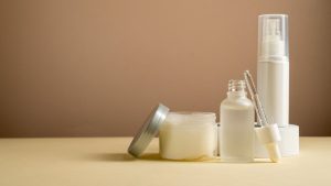 Was ist Hybridkosmetik?: Darum macht der Beautytrend im Sommer Sinn