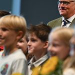 Einschulung in Hessen: Ministerpräsident Rhein begrüßt neue Fünftklässler