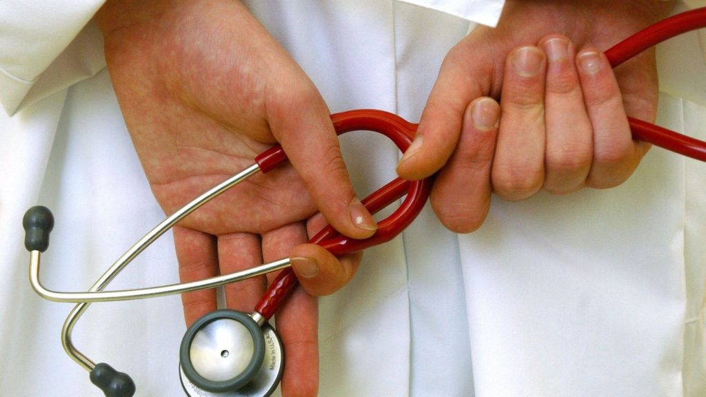 IGeL-Leistungen: Mehr Schäden als Nutzen durch Knie-Spritzen und Co
