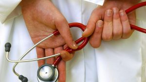 IGeL-Leistungen: Mehr Schäden als Nutzen durch Knie-Spritzen und Co
