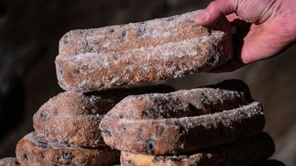 Sommer, Sonne, Stollen: Hier läuft das Weihnachtsgeschäft schon auf Hochtouren