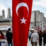 Pole Dance unter Nationalflagge: Türkische Behörden ermitteln gegen Touristin