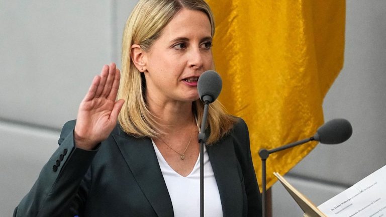 Familienplanung: "Große Vorfreunde": Bauministerin Hubertz bekommt ein Kind