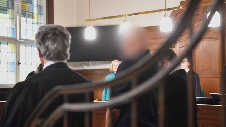 Tödliche Behandlung: Patientin gestorben: Über drei Jahre Haft für Narkosearzt