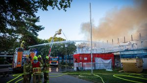 Notfälle: Schaden in Millionenhöhe bei Turnhallenbrand in Hannover